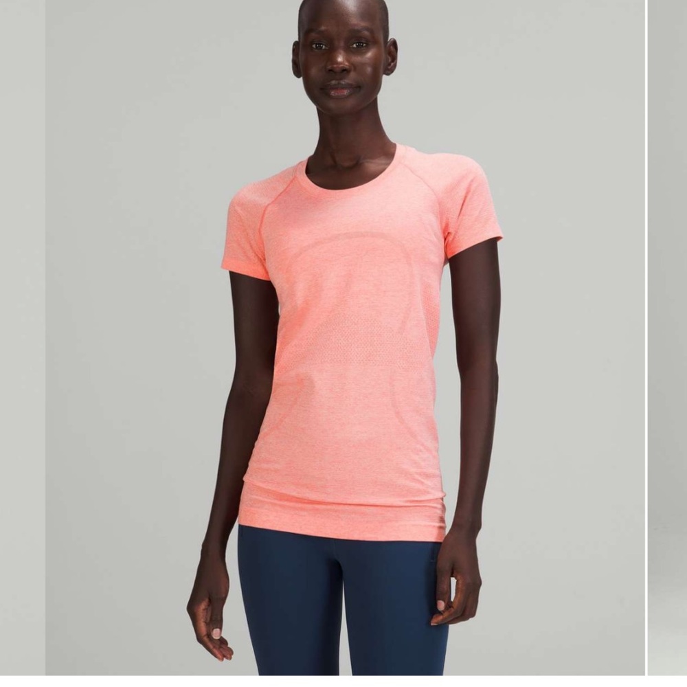 Lululemon Swiftly Tech Short sleeve Raspberry Cream/Dew Pink size 8